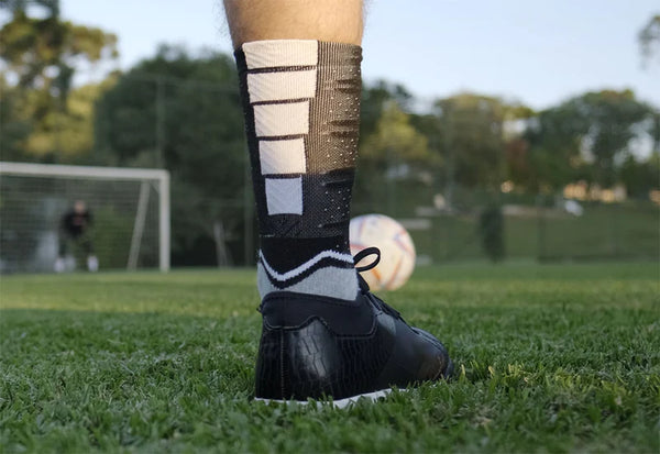 Por que usar uma meia antiderrapante ao jogar futebol? – FIBER