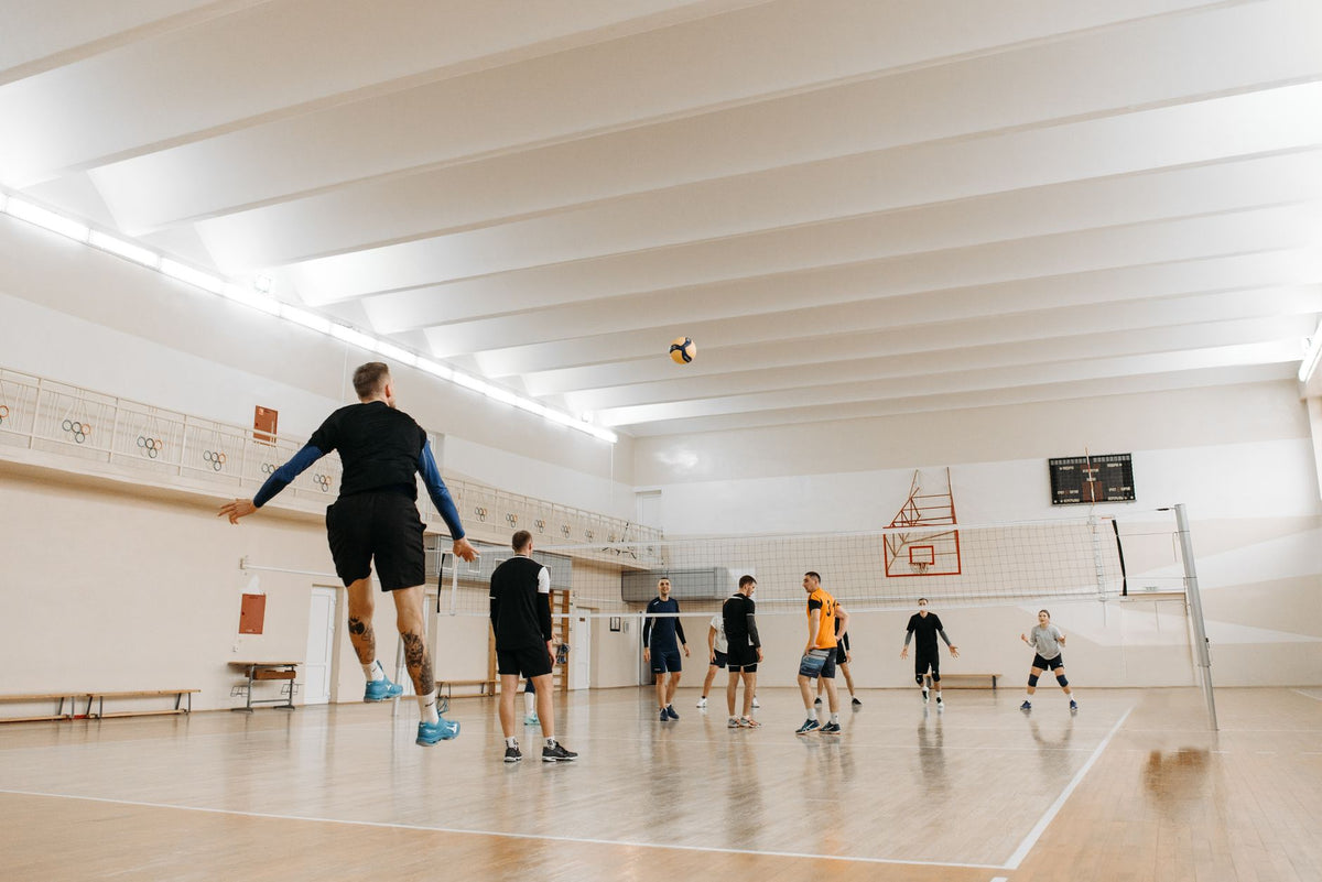 Impulsionando o Desempenho na Quadra: Guia Definitivo do Treino de Hipertrofia para Voleibolistas