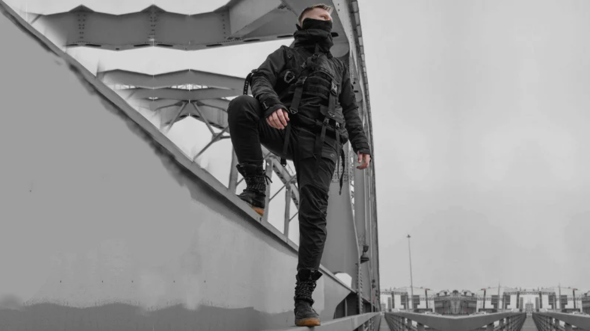 O que é techwear? Conheça o vestuário do futuro